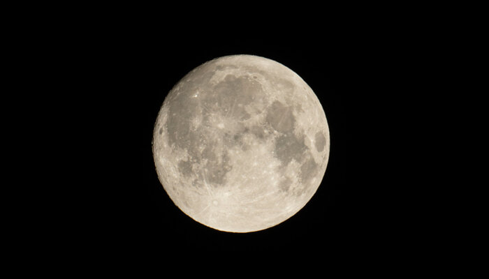 Vsega je kriva Luna
